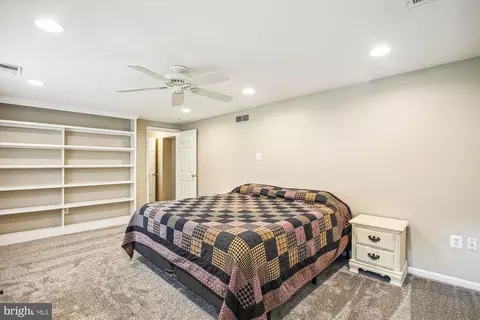 Bedroom - 992 Seville Ct, Arnold, MD 21012 photo 11 of 12