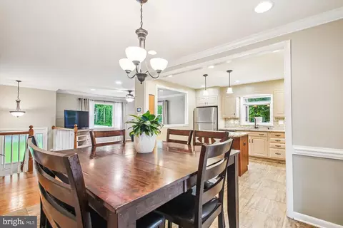 Dining - 992 Seville Ct, Arnold, MD 21012 photo 2 of 3