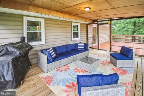 Exterior - 992 Seville Ct, Arnold, MD 21012 photo 4 of 5