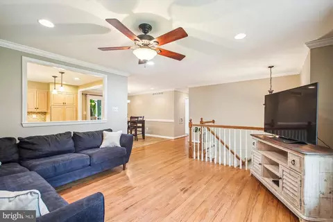 Living - 992 Seville Ct, Arnold, MD 21012 photo 1 of 4