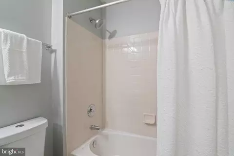 Bath - 8145 Pennington Dr, Laurel, MD 20724 photo 4 of 6