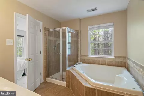 Bath - 8145 Pennington Dr, Laurel, MD 20724 photo 2 of 6