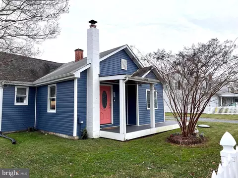 1419 Hallie St, Edgewater, MD 21037