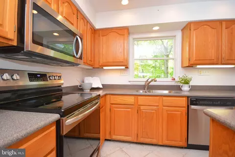 Kitchen - 955 Heather Way, Annapolis, MD 21401 photo 4 of 4