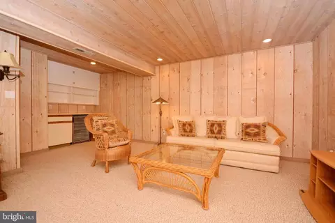 Living - 955 Heather Way, Annapolis, MD 21401 photo 2 of 4