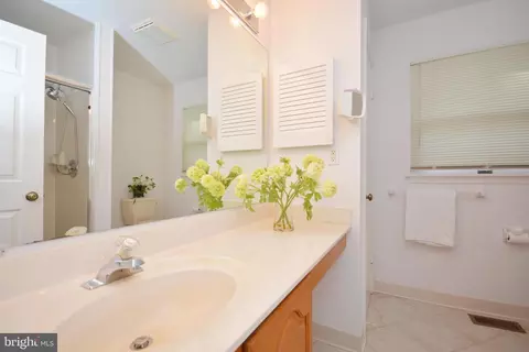 Bath - 955 Heather Way, Annapolis, MD 21401 photo 1 of 4