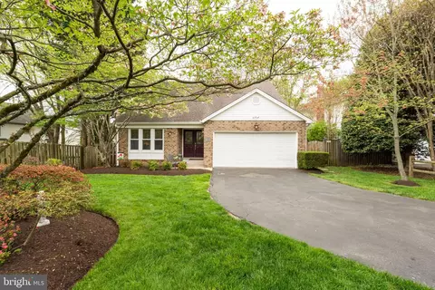 1851 W Queens Ct W, Crofton, MD 21114