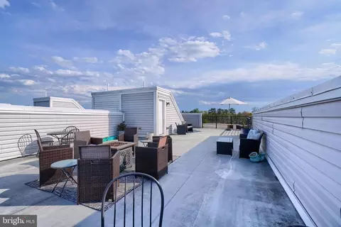 Exterior - 563 Leftwich Ln, Annapolis, MD 21401 photo 1 of 11