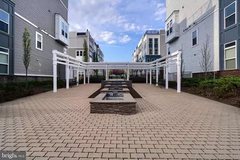 Exterior - 563 Leftwich Ln, Annapolis, MD 21401 photo 8 of 11