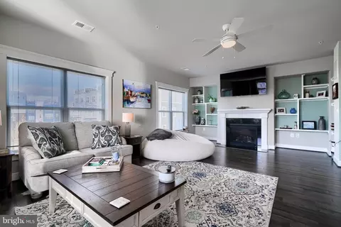 Living - 563 Leftwich Ln, Annapolis, MD 21401 photo 1 of 2