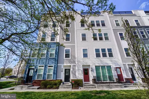 Exterior - 563 Leftwich Ln, Annapolis, MD 21401 photo 4 of 11