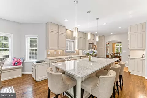Kitchen - 1552 Shipsview Rd, Annapolis, MD 21409 photo 9 of 12