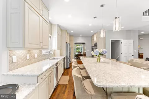 Kitchen - 1552 Shipsview Rd, Annapolis, MD 21409 photo 8 of 12