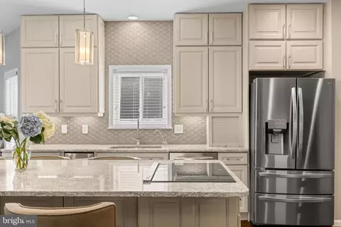 Kitchen - 1552 Shipsview Rd, Annapolis, MD 21409 photo 5 of 12