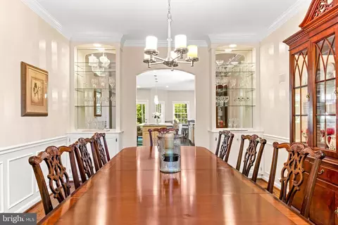 Dining - 1552 Shipsview Rd, Annapolis, MD 21409 photo 2 of 4