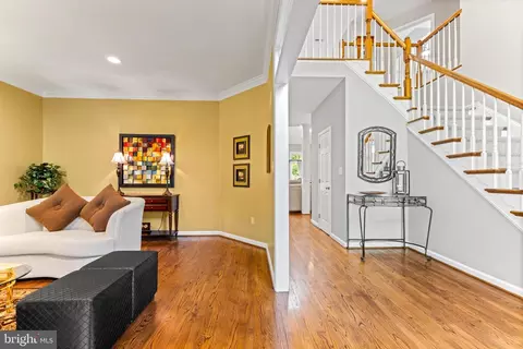 Entry Way - 1552 Shipsview Rd, Annapolis, MD 21409 photo 5 of 23