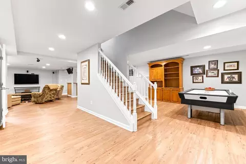 Entry Way - 1552 Shipsview Rd, Annapolis, MD 21409 photo 22 of 23