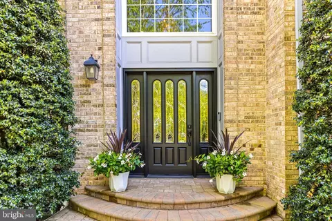 Entry Way - 1552 Shipsview Rd, Annapolis, MD 21409 photo 1 of 23