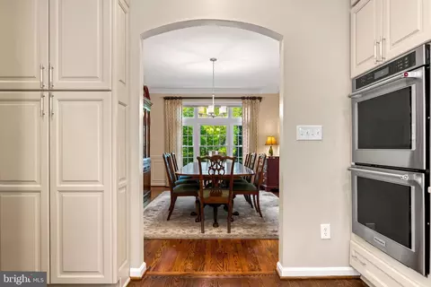 Entry Way - 1552 Shipsview Rd, Annapolis, MD 21409 photo 8 of 23