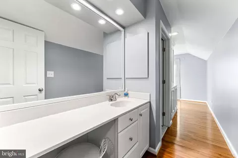Entry Way - 1552 Shipsview Rd, Annapolis, MD 21409 photo 18 of 23