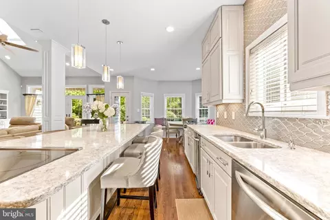 Kitchen - 1552 Shipsview Rd, Annapolis, MD 21409 photo 7 of 12