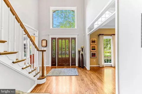 Entry Way - 1552 Shipsview Rd, Annapolis, MD 21409 photo 2 of 23