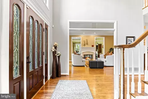 Entry Way - 1552 Shipsview Rd, Annapolis, MD 21409 photo 4 of 23