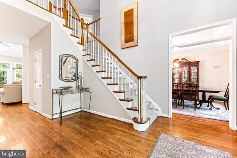 Entry Way - 1552 Shipsview Rd, Annapolis, MD 21409 photo 6 of 23