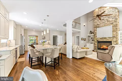 Kitchen - 1552 Shipsview Rd, Annapolis, MD 21409 photo 10 of 12