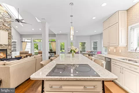 Kitchen - 1552 Shipsview Rd, Annapolis, MD 21409 photo 4 of 12