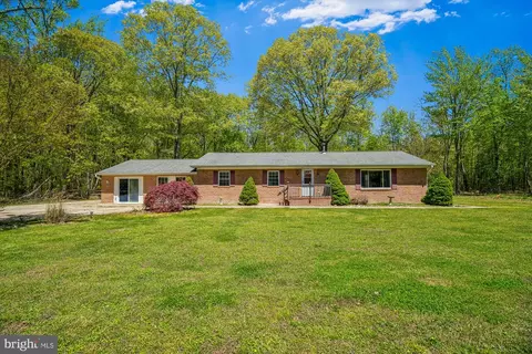 1418 Shady Rest Rd, Shady Side, MD 20764