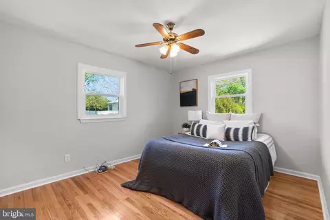 Bedroom - 813 Hillside Ave, Edgewater, MD 21037 photo 6 of 9