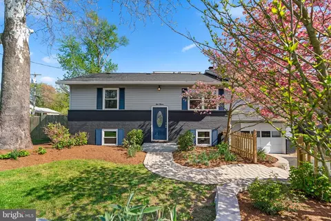 813 Hillside Ave, Edgewater, MD 21037
