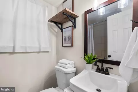Bath - 813 Hillside Ave, Edgewater, MD 21037 photo 2 of 2