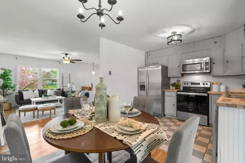 Dining - 813 Hillside Ave, Edgewater, MD 21037 photo 3 of 5