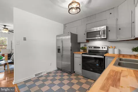 Kitchen - 813 Hillside Ave, Edgewater, MD 21037 photo 3 of 3