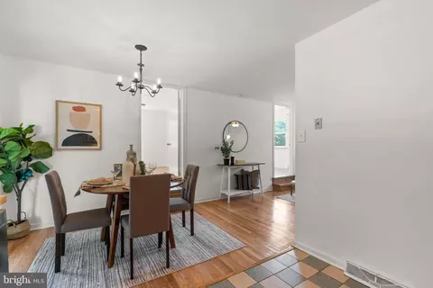 Dining - 813 Hillside Ave, Edgewater, MD 21037 photo 4 of 5