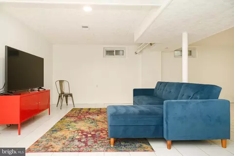 Living - 136 Porter Dr, Annapolis, MD 21401 photo 3 of 3