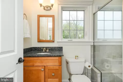 Bath - 136 Porter Dr, Annapolis, MD 21401 photo 8 of 11