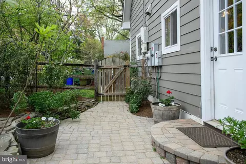 Exterior - 136 Porter Dr, Annapolis, MD 21401 photo 5 of 17