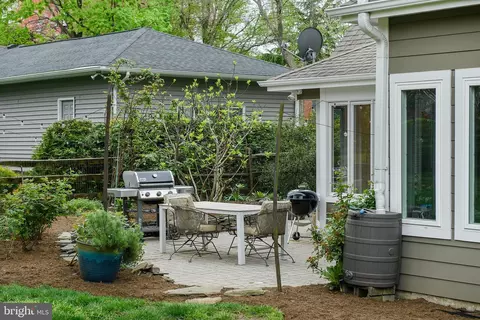 Exterior - 136 Porter Dr, Annapolis, MD 21401 photo 6 of 17