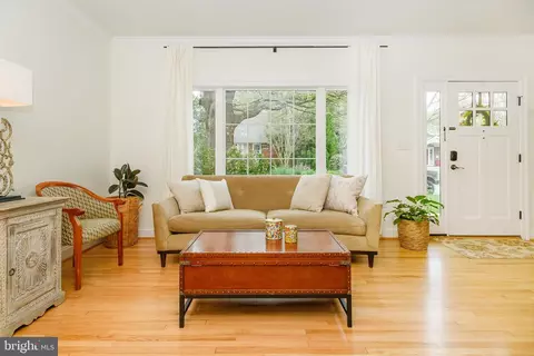 Living - 136 Porter Dr, Annapolis, MD 21401 photo 1 of 3