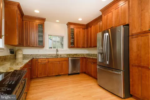 Kitchen - 136 Porter Dr, Annapolis, MD 21401 photo 3 of 8