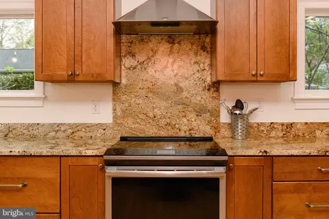 Kitchen - 136 Porter Dr, Annapolis, MD 21401 photo 4 of 8