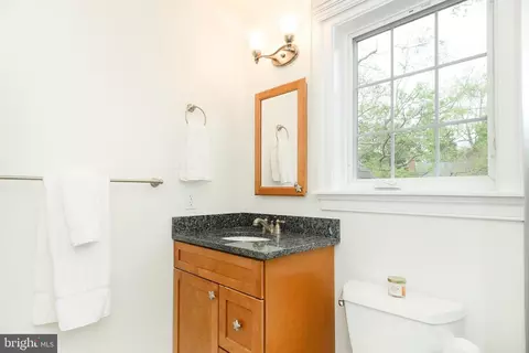 Bath - 136 Porter Dr, Annapolis, MD 21401 photo 10 of 11