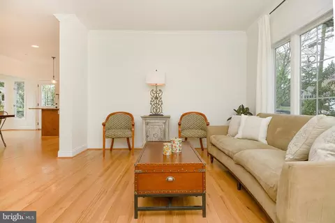 Living - 136 Porter Dr, Annapolis, MD 21401 photo 2 of 3