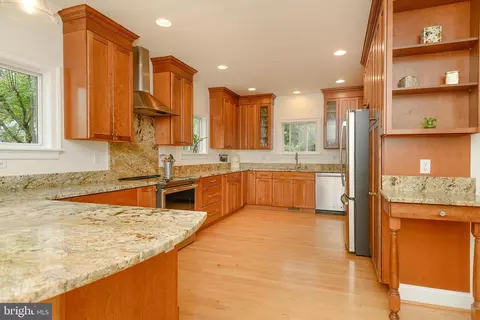 Kitchen - 136 Porter Dr, Annapolis, MD 21401 photo 7 of 8