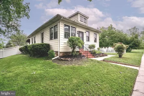 8 Tenth Ave, Brooklyn Park, MD 21225