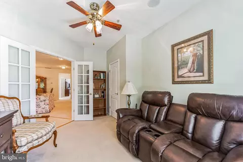 Living - 678 Emerald Way #2, Odenton, MD 21113 photo 3 of 6