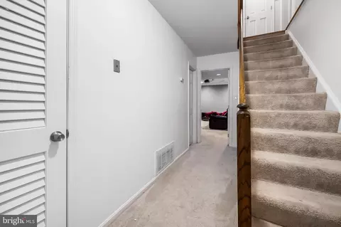 Entry Way - 1684 Albermarle Dr, Crofton, MD 21114 photo 2 of 2